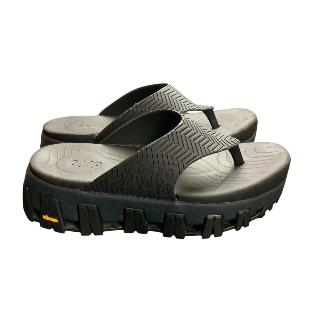 P448 Bondi Tux Vibram Lug Flip Sandals Women’s 8  Platform Comfort